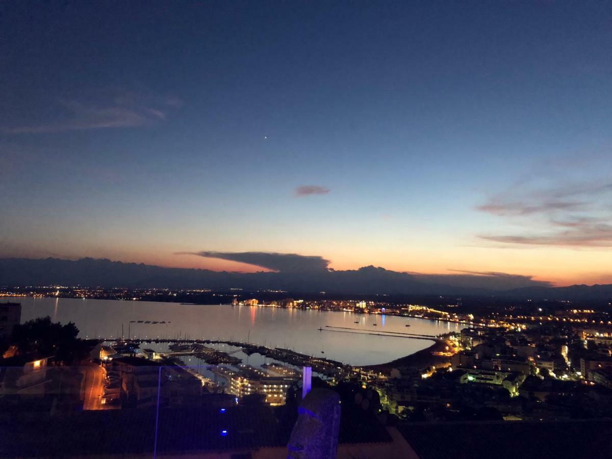 Appartement Plage Salata Rosas Buitenkant foto